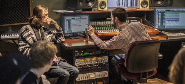 Music Promotion Business – Making Money in the Music Industry