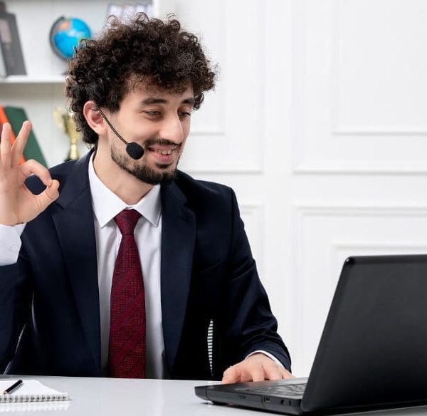 Top Ways a Virtual Administrative Assistant Can Streamline Your Business Operations